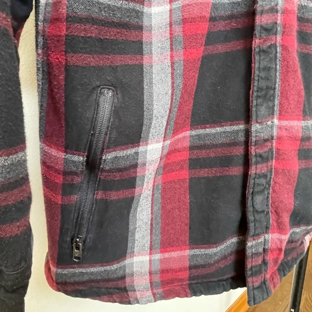 Burton Men's Red and Black Plaid Shirt Jacket with zipper Pockets, size Medium - Picture 3 of 8